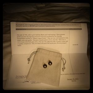 Exceptioal Tahitian pearl earrings 18 k gold